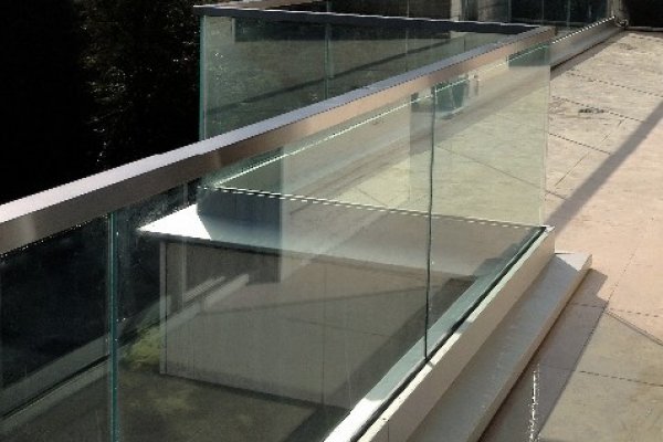 Garde-corps en verre/inox