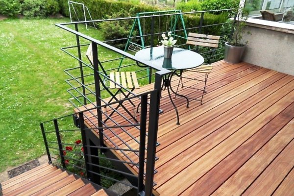 Terrasse extérieure autoportée
