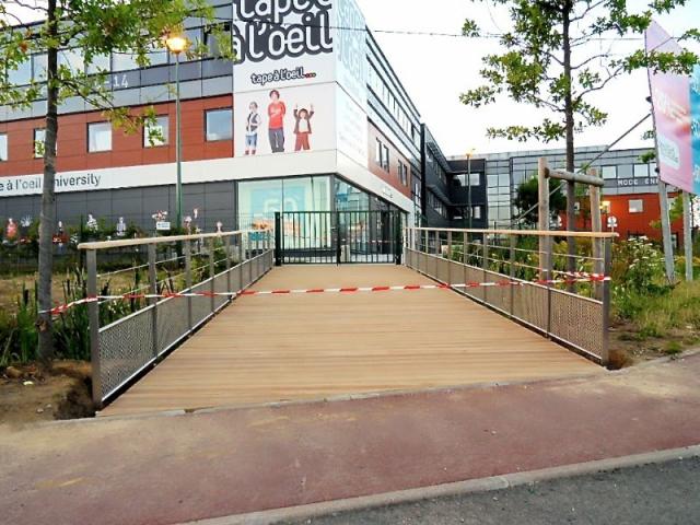 Passerelle extérieure 